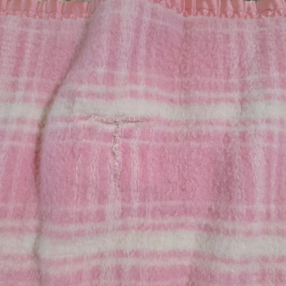 Vtg Thermal Double Satin Trim Pink Plaid Blanket Acrylic 75x75 Square‎ Grandma